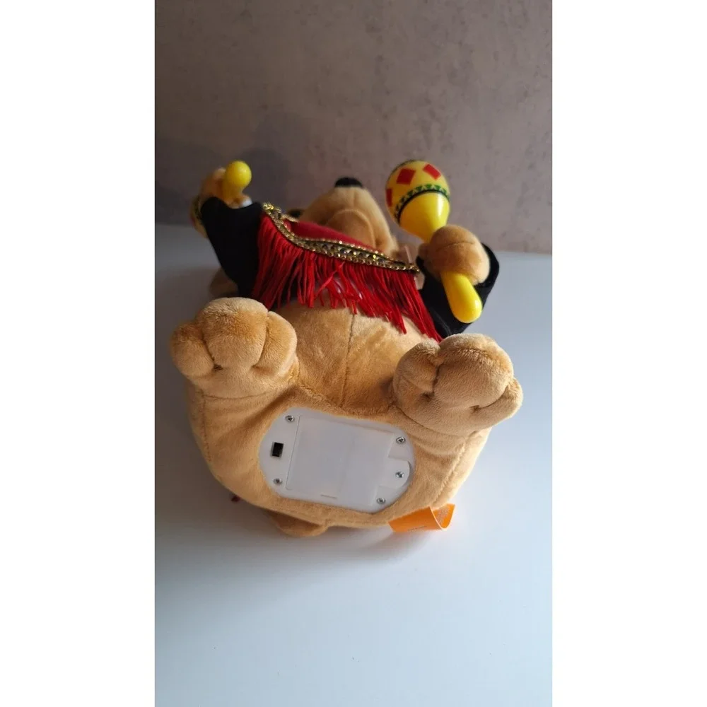 NIKA DON MIGUEL ANIMATRONIC CHIHUAHUA CHRISTMAS SINGING DOG MARACAS TOY